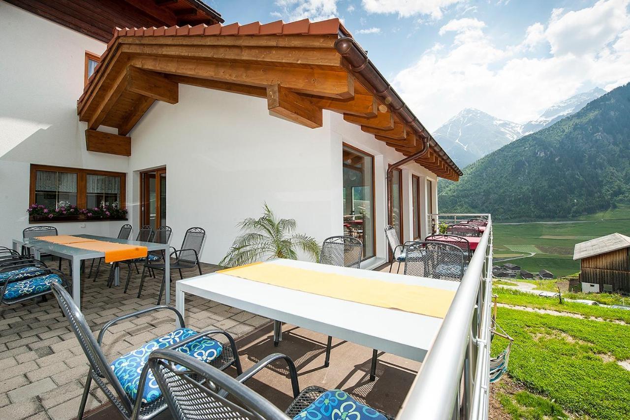 Hotel Cuntera Curaglia Exteriör bild