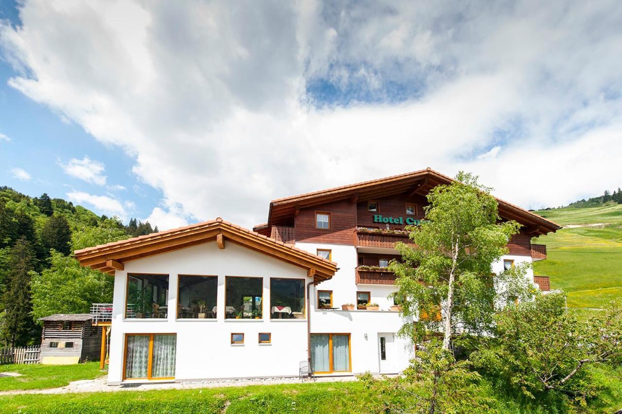 Hotel Cuntera Curaglia Exteriör bild
